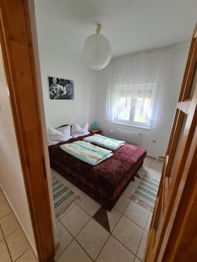 Zseki Apartman Hajduszoboszlo Exterior photo