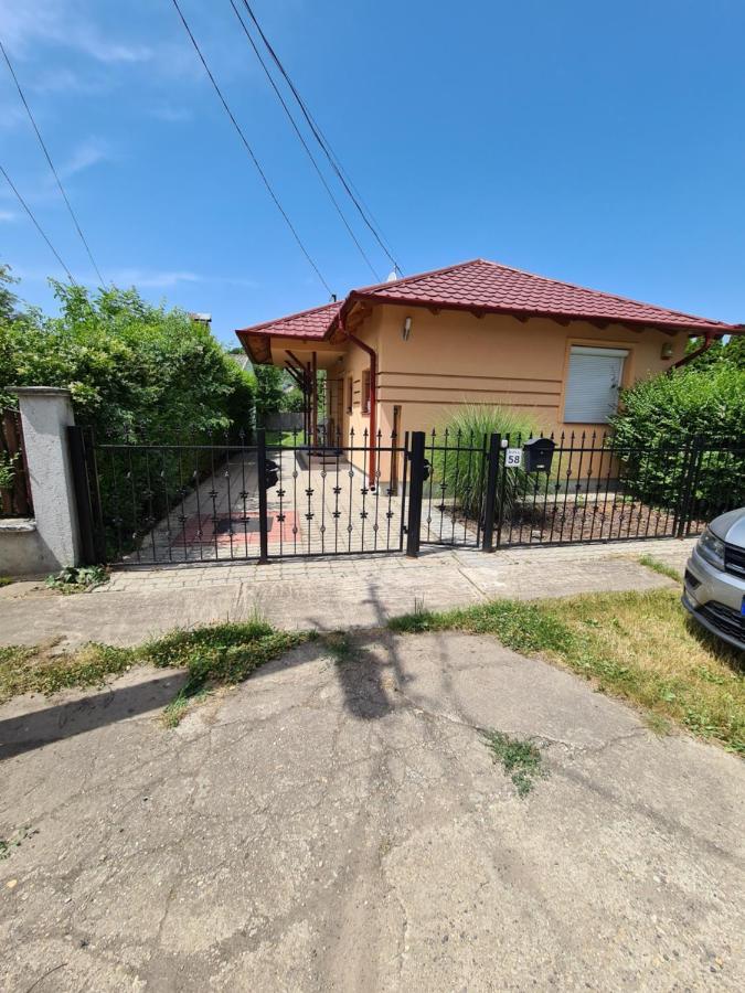 Zseki Apartman Hajduszoboszlo Exterior photo